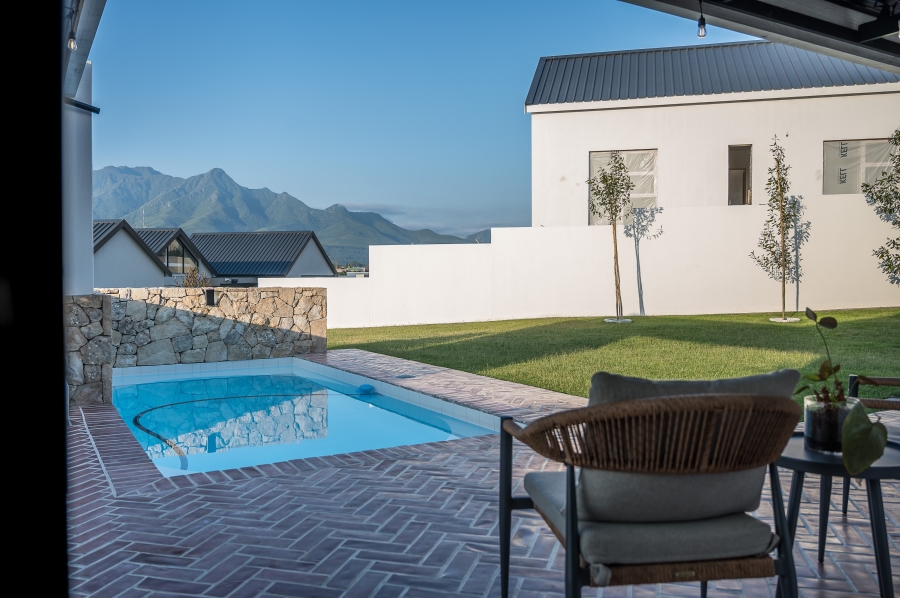 4 Bedroom Property for Sale in Kingswood Golf Estate Western Cape